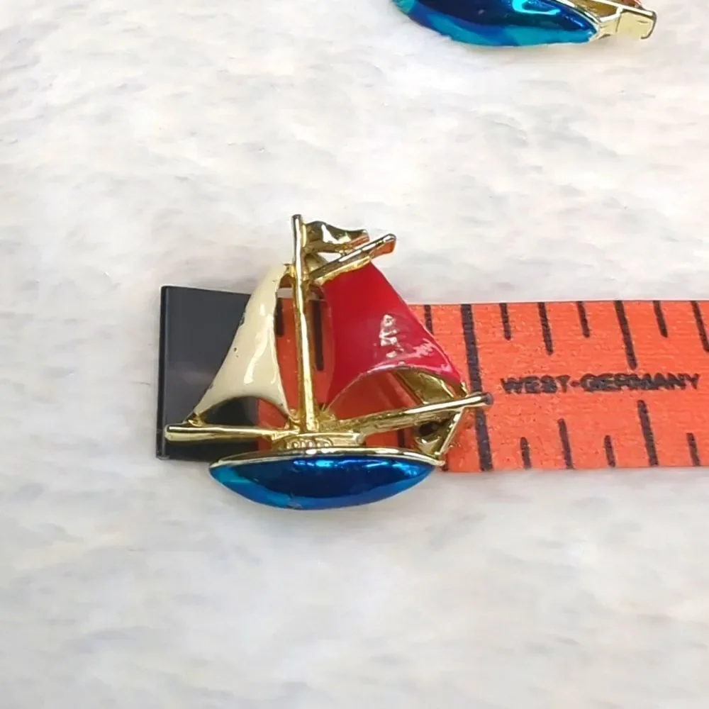 Vintage Gerry's 1980's Goldtone and Enamel Sailboat Scatter Pins/Brooches - Picture 10 of 11